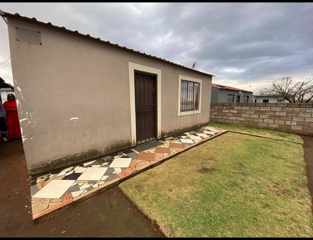 2 BEDROOM HOUSE FOR SALE IN PALM RIDGE EXT 2